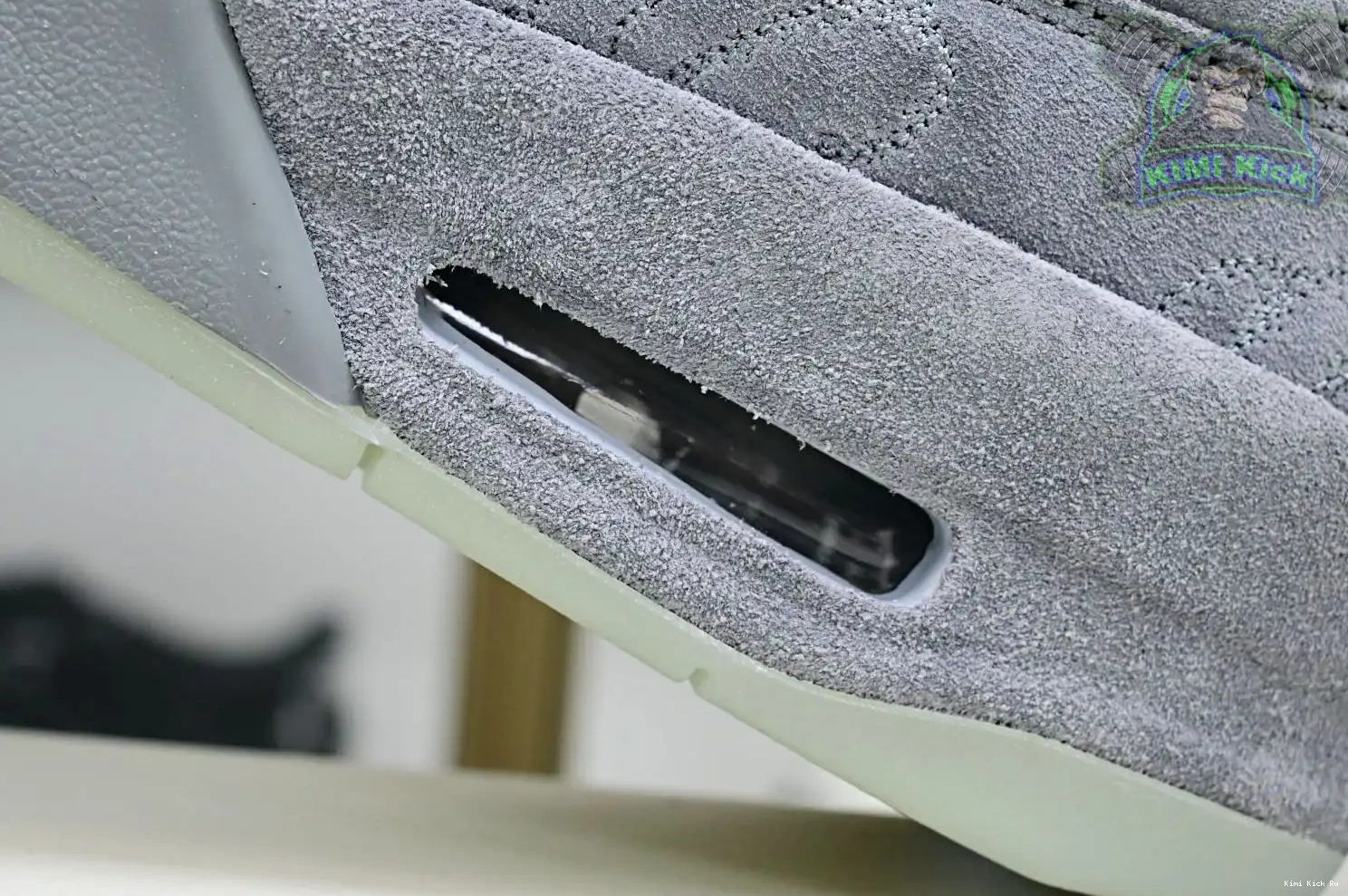 Kimikick Jordan 4 retro kaws Air Jordan 0711